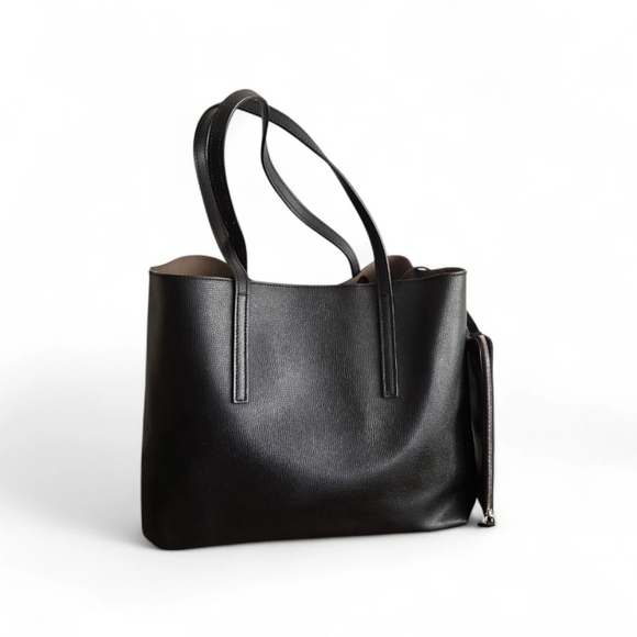 Authentic Fendi Black Leather Tote with Pouch - Picture 3 of 12